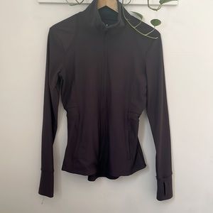 Nicely designed full length zip jacket 🌱